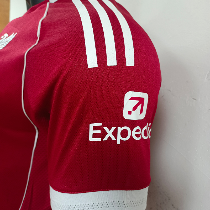 Liverpool Home Jersey 2025/26 - Original Players Version - Image 3