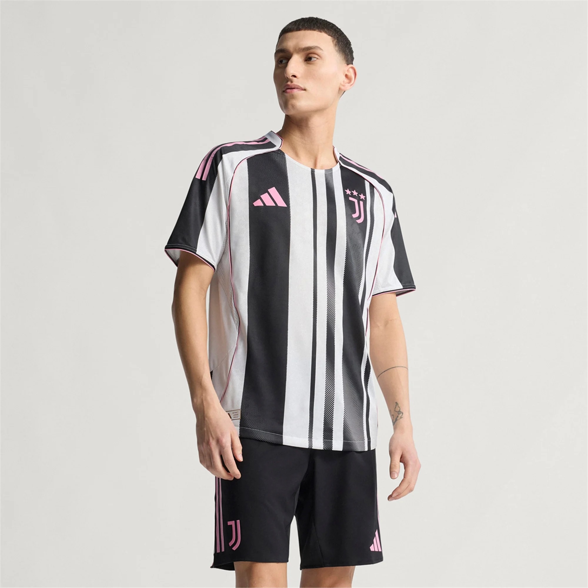 Juventus Home Jersey 2025/26 - Original Players Version - Image 3