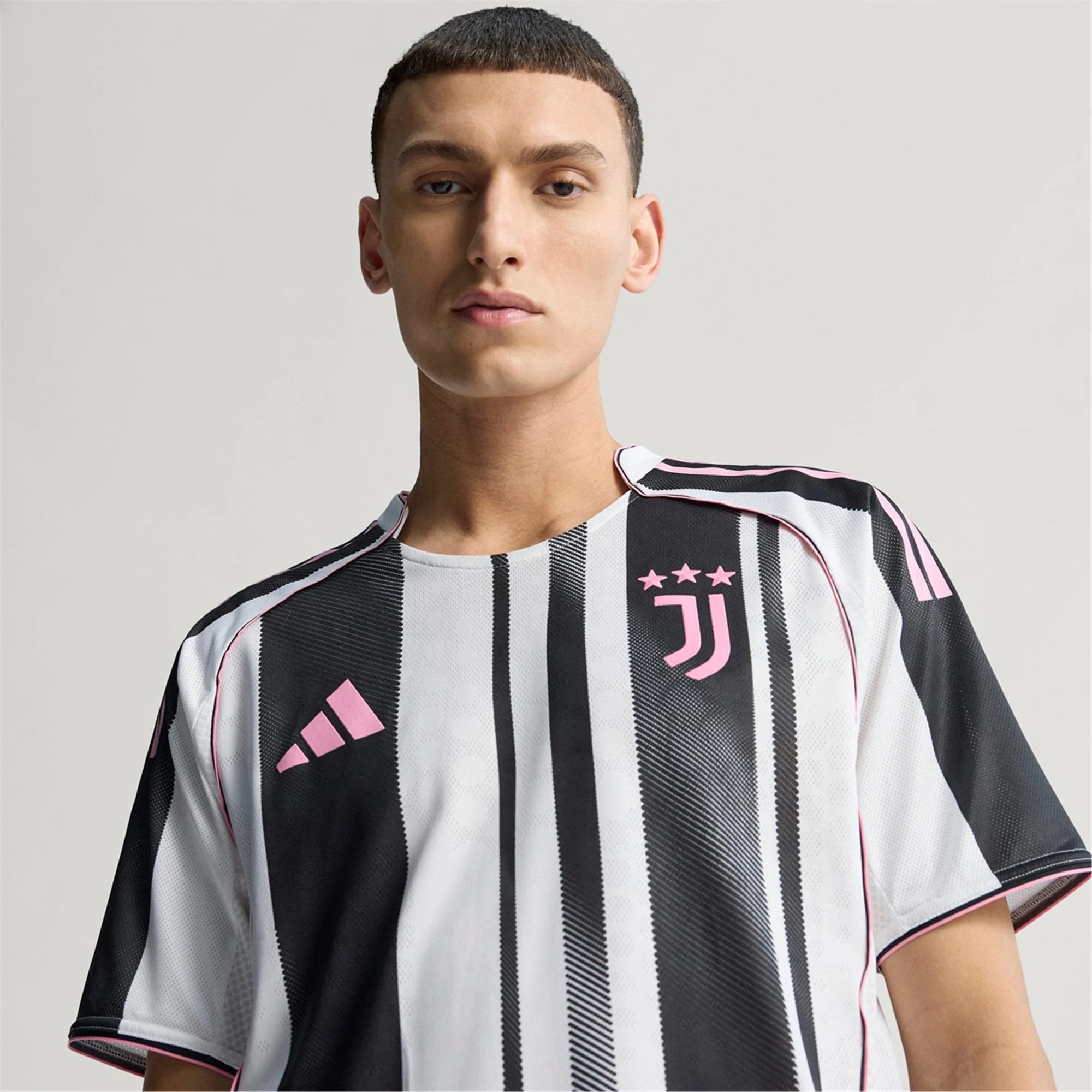 Juventus Home Jersey 2025/26 - Original Players Version - Image 7
